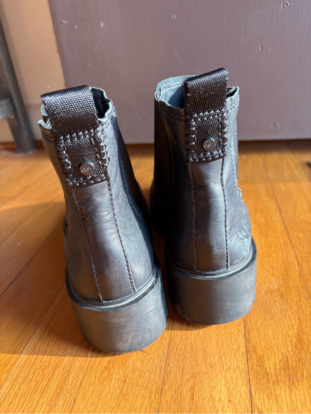 UGG Black Leather Chelsea Boots, Size 9 - Picture 4 of 6